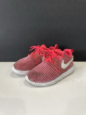Nike Roshe One Little Kids (11C) Shoes Racer Pink-White-Black-White 749422-615